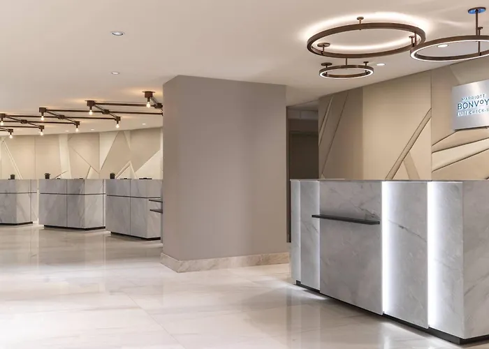 Hotel Marriott Downtown Magnificent Mile 4*