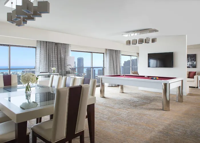 Hotel Marriott Downtown Magnificent Mile 4*