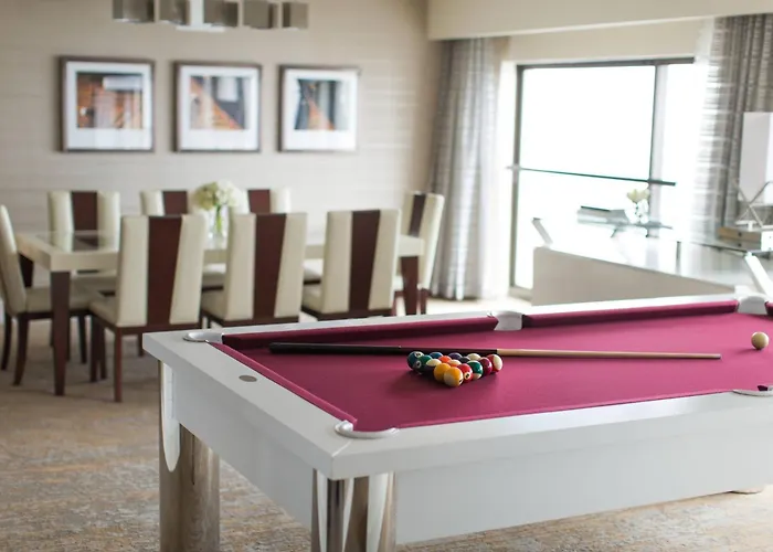 Hotel Marriott Downtown Magnificent Mile 4*