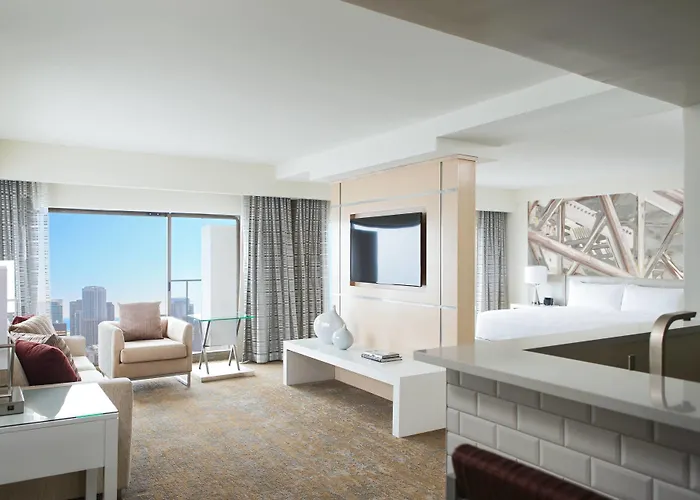 Marriott Downtown Magnificent Mile Hotel