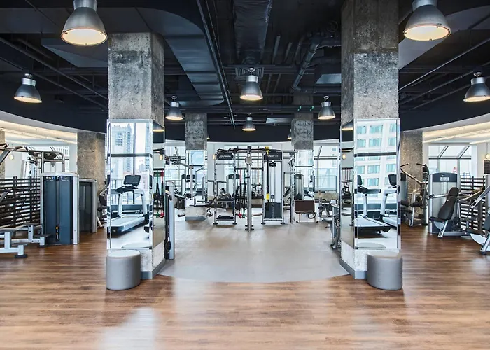 Marriott Downtown Magnificent Mile Hotel 4*