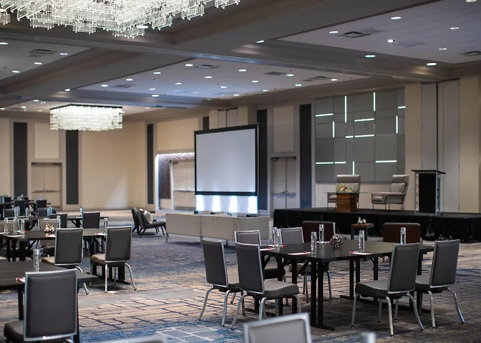Marriott Downtown Magnificent Mile 4*