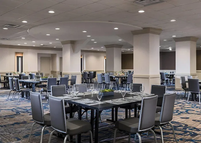 Marriott Downtown Magnificent Mile 4*