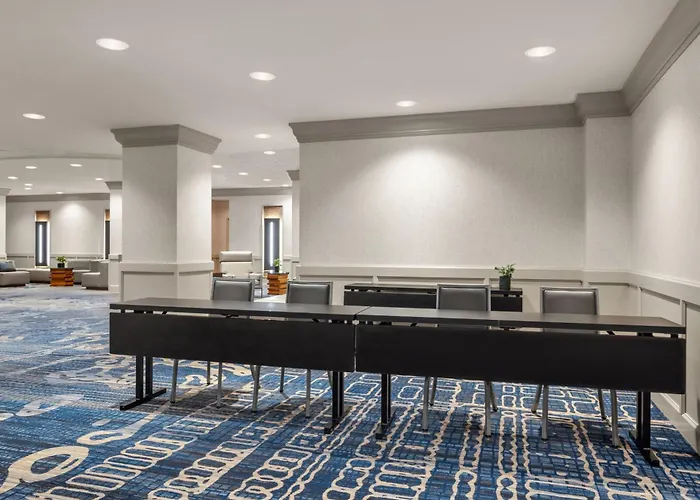 Marriott Downtown Magnificent Mile Hotel