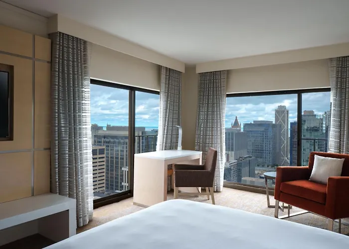 Marriott Downtown Magnificent Mile 4*